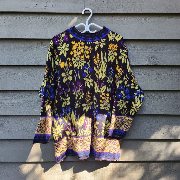 Vintage Nordic Style Floral Knit Sweater - Picture 1 of 16